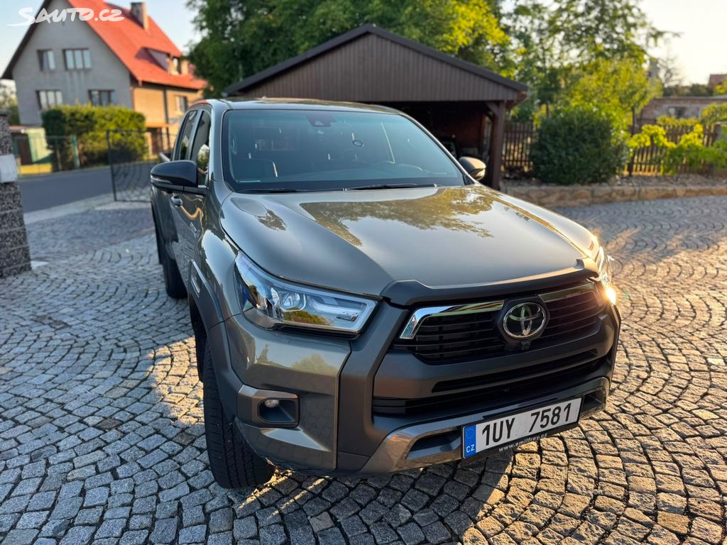 Toyota Hilux, Toyota Hilux DoubleCab 2.8D-4D